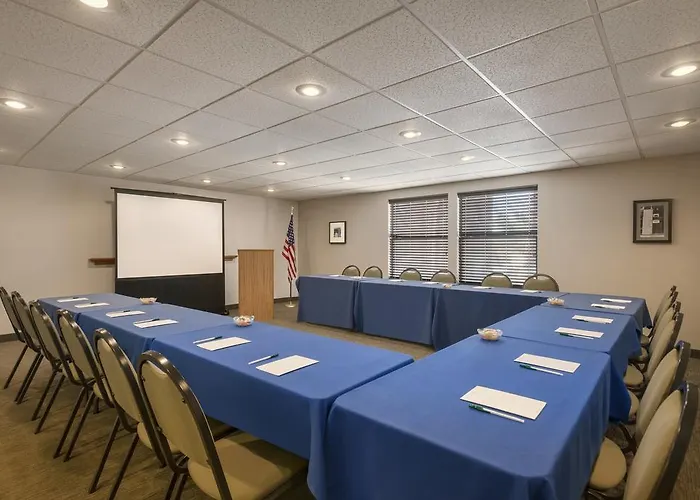 Greentree & Sky Harbor Hotel