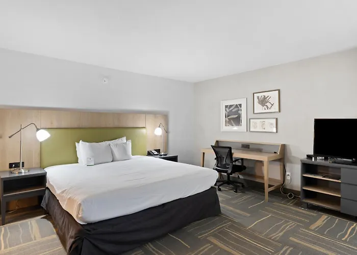 Hotel Greentree & Sky Harbor 3*