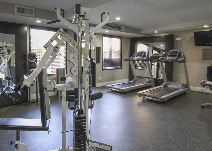Greentree & Sky Harbor Hotel 3*