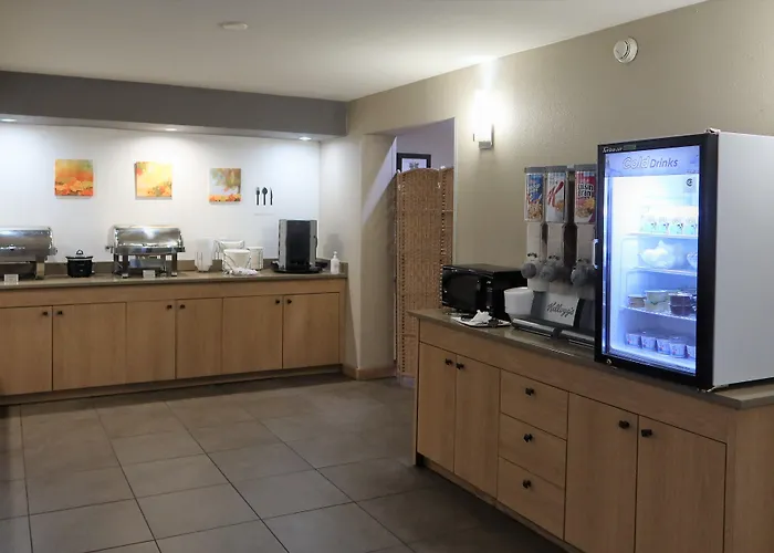 Hotel Greentree & Sky Harbor 3*