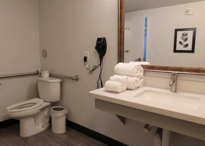 Hotel Greentree & Sky Harbor 3*