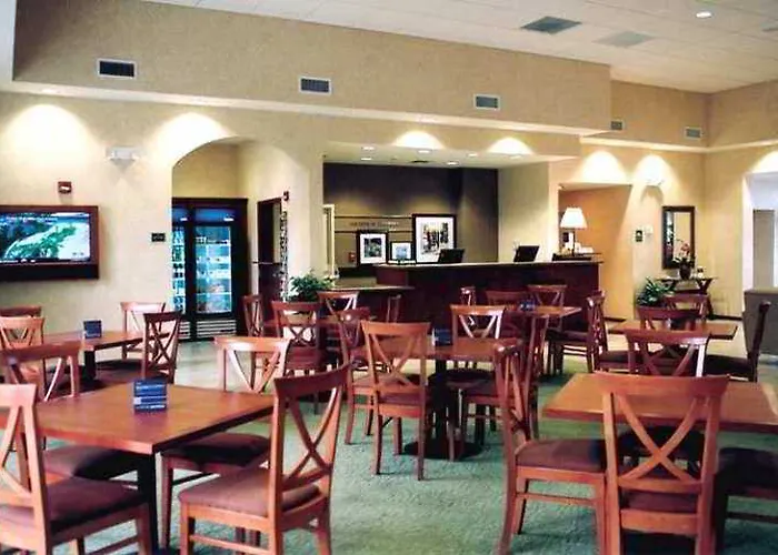 Hotel Greentree & Sky Harbor 3*