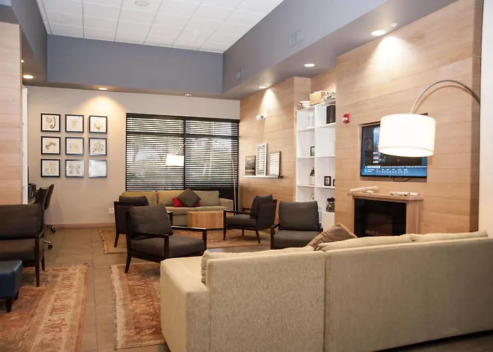 Greentree & Sky Harbor Hotel 3*
